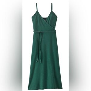Patagonia hemp organic cotton blend Green ware with all wear dress